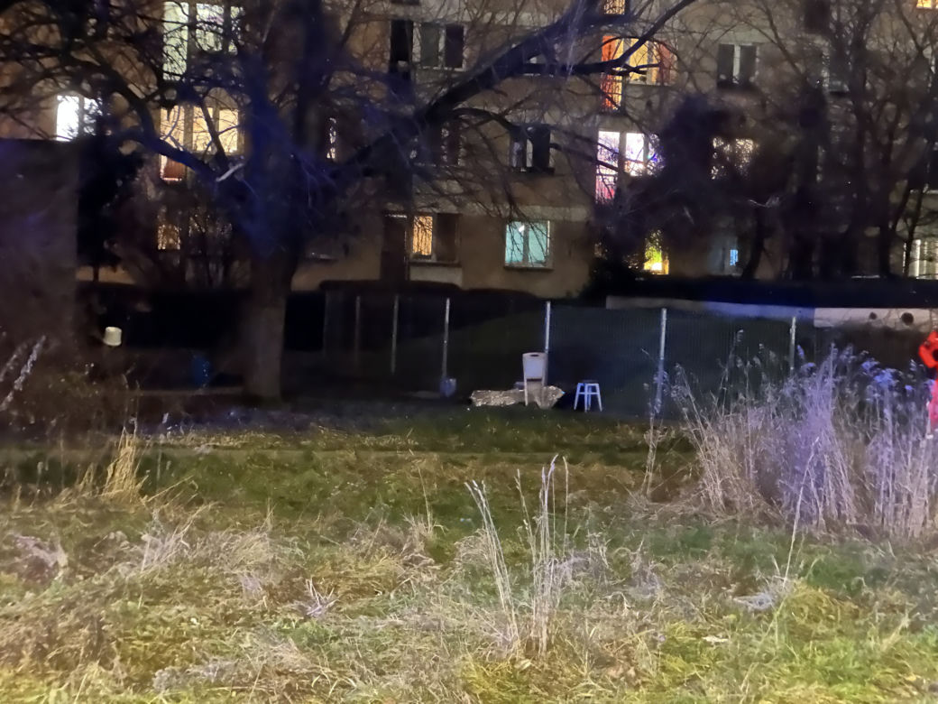 Makabra na Woli. Ludzkie zwłoki na chodniku!