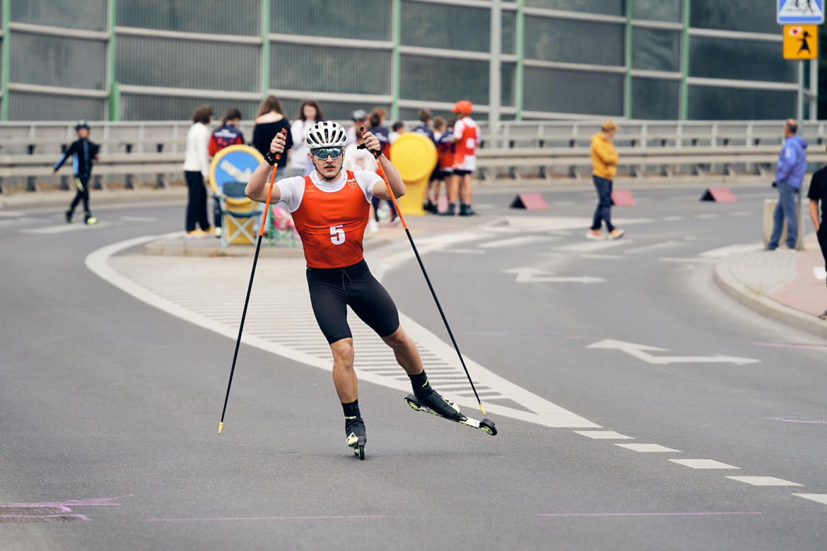 W pierwszym dniu zawodów o Puchar Polski w biegach na nartorolkach Marwe Cup zawodnicy wzięli udział w sprincie techniką dowolną