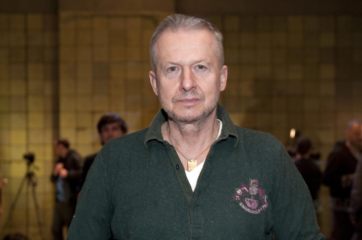 Od "Człowieka z żelaza" po "Kobiety mafii". Tak przez lata zmieniał się Bogusław Linda. Co za metamorfoza!