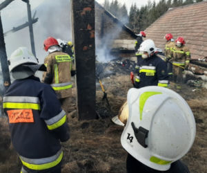 Tragedia w Jasienicy Rosielnej, pożar zabrał im dorobek życia.  Otrzymają 50 tys. złotych z budżetu województwa