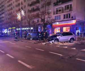 Zderzenie BMW z taksówką na Marszałkowskiej