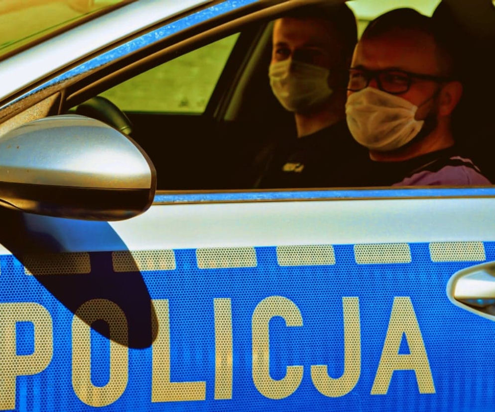 Łomżyńscy policjanci pomogli rodzącej kobiecie