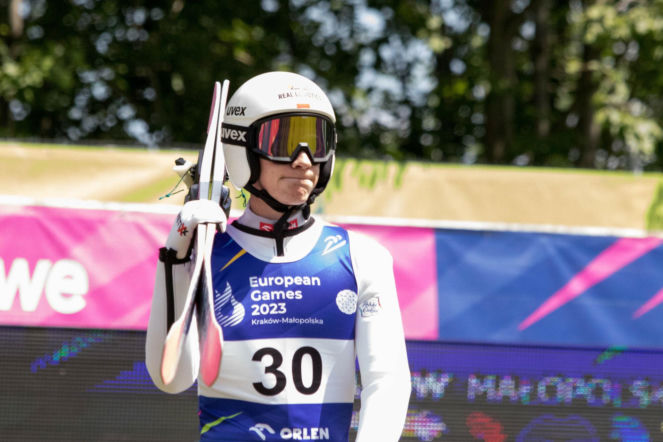 Polski skoczek zawiesza karierę. Goldberger wróżył mu sukcesy, dziś są problemy