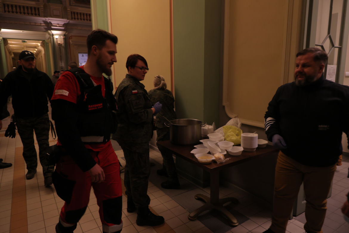 Pierwsza fala uchodźców na dworcu w Przemyślu