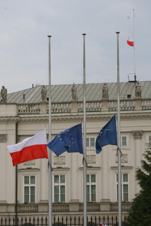 Warszawa dzień po katastrofie smoleńskiej