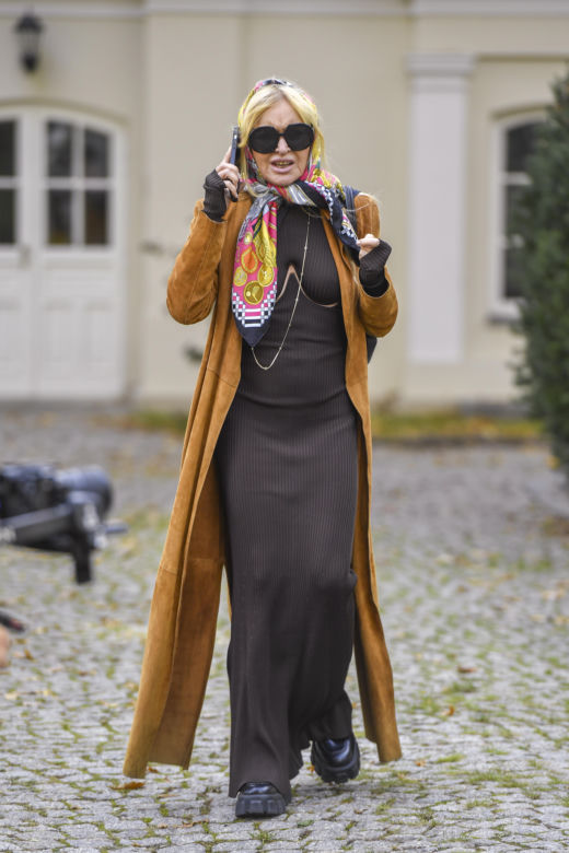 Monika Olejnik w chuście w 2024 r.