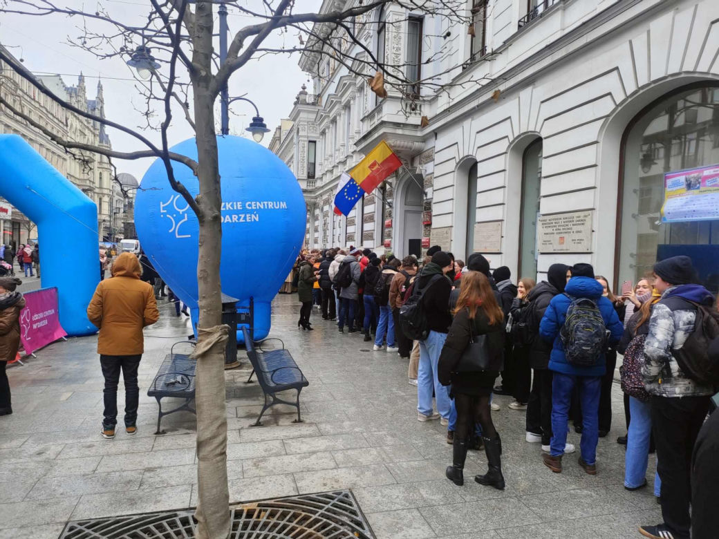 Polonez dla Łodzi. Setki łodzian we wspólnym tańcu [ZDJĘCIA]