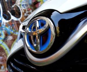 Toyota Yaris Hybrid lifting 2014
