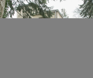Jaruzelska wprowadza się do domu ojca
