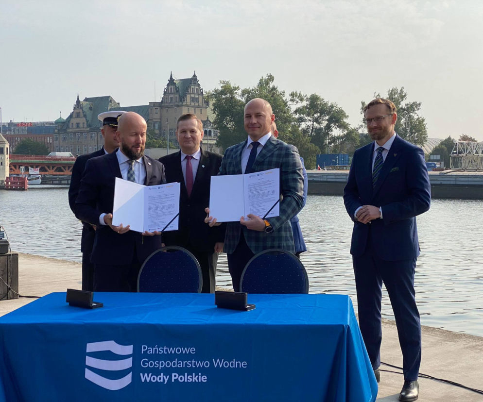 Podpisanie umowy w sprawie zabezpieczenia przed powodziami 