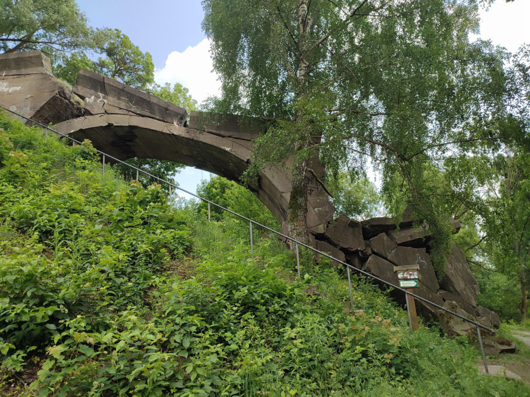 Zwalony most w Grądach Kruklaneckich