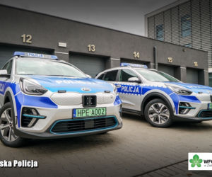 Nowe policyjne radiowozy z hasłem Pomagamy i chronimy” na masce