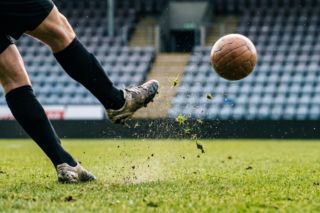 Decyzja FIFA o porzuceniu sprzedaży udziałów. Co oznacza dla europejskiej piłki?
