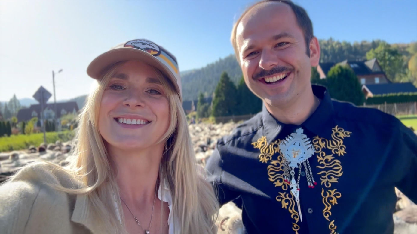 Sławomir i Kajra z gorącą nowością. Zdradzili nam szczegóły numeru "Kolorowy film" i mamy zdjęcia