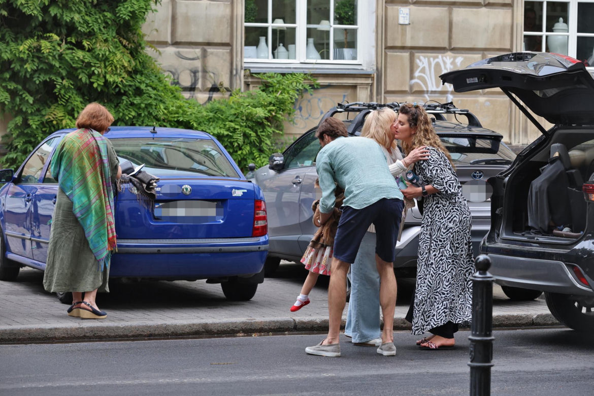 Zborowska i Wrona pokazali Jaśminę babciom