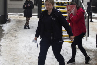 Proces matki o znęcanie się nad córeczką