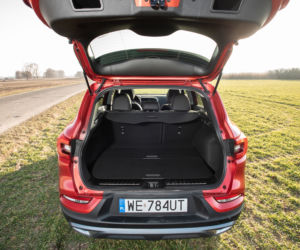 Renault Kadjar TCe 140 FAP vs Opel Grandland X 1.5 Diesel 130 KM Start/Stop AT8