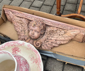 Lubelska Giełda Staroci w świątecznym klimacie. Tłumy szukały prezentów na Mikołajki