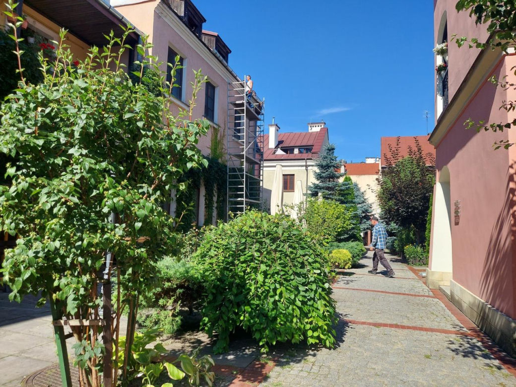 Urokliwe podwórka Starego Miasta w Zamościu