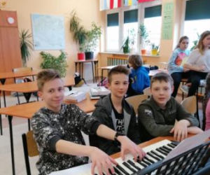 Szkoła z Choroszczy współpracuje ze szkołą z Afryki. Uczniowie zdecydowali się na piękny gest!