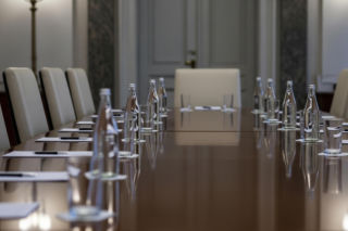 Wołodymyr Zełenski w Pałacu Prezydenckim. Co naprawdę działo się za zamkniętymi drzwiami?