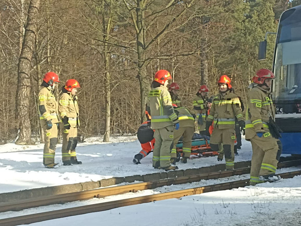 Bydgoszcz. Wypadek na ul. Nakielskiej. Tramwaj potrącił mężczyznę