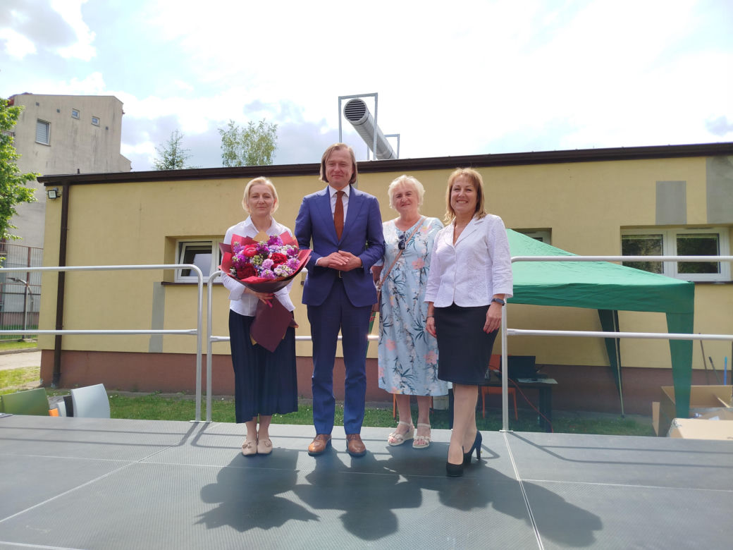 Przez lata ŚDS w Siedlcach działał w dwóch lokalizacjach, teraz już oficjalnie funkcjonuje w jednym miejscu, w budynkach dostosowanych do potrzeb osób z niepełnosprawnościami. 