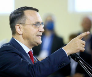 Sikorski grozi Kaczyńskiemu komornikiem