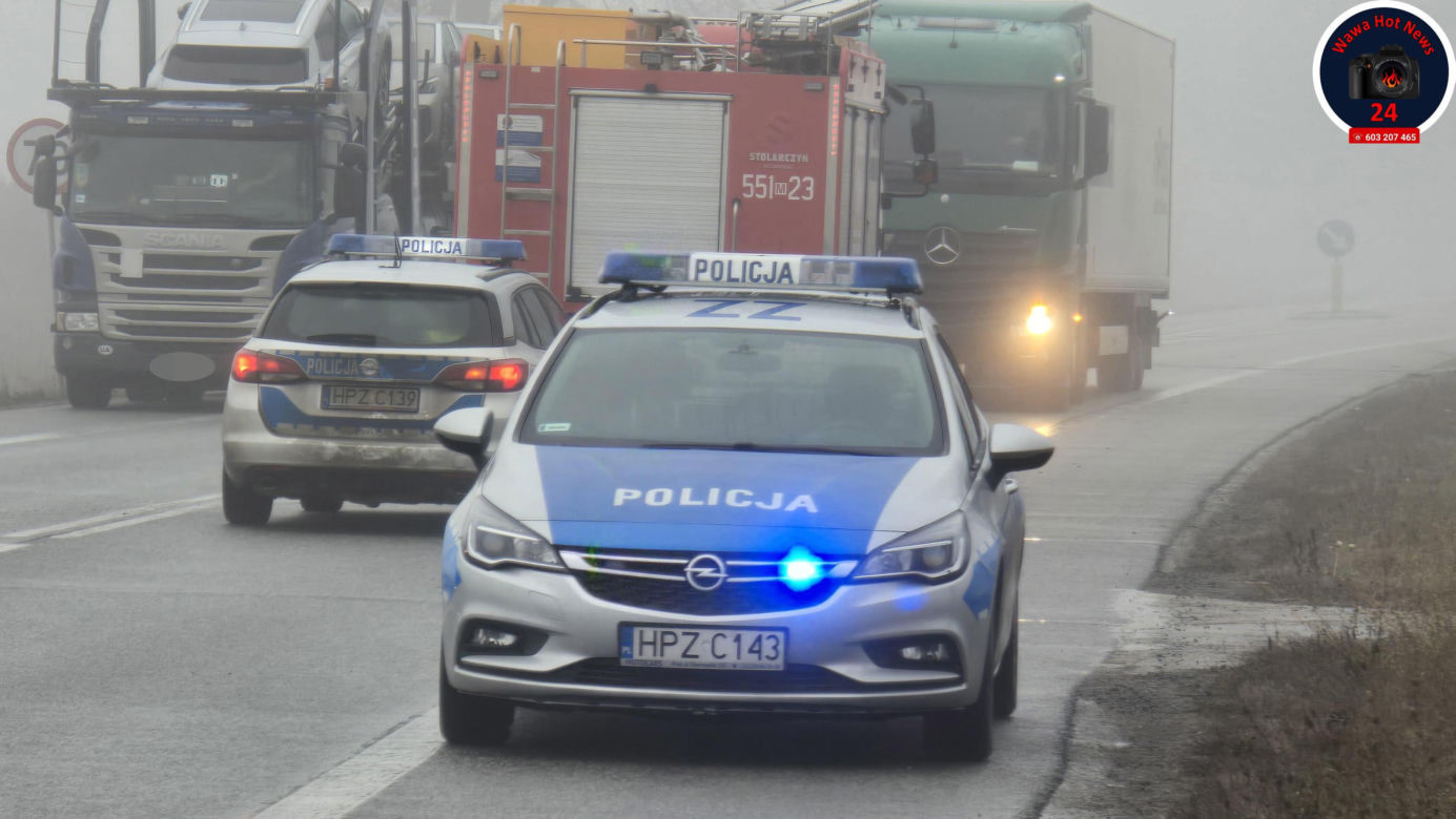 Czołowe zderzenie busa z tirem na DK50! Są ranni, jedna osoba nie żyje
