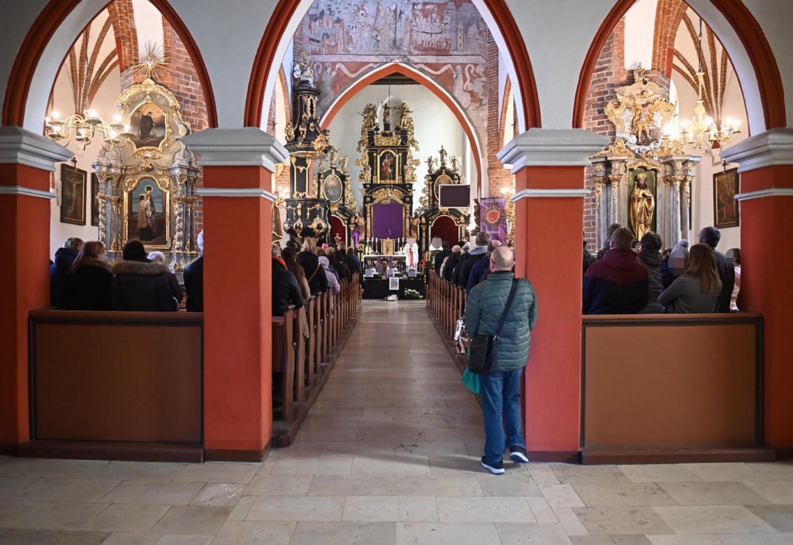 Starogard Gdański. Pogrzeb dzieci, które zmarły w tragicznym pożarze