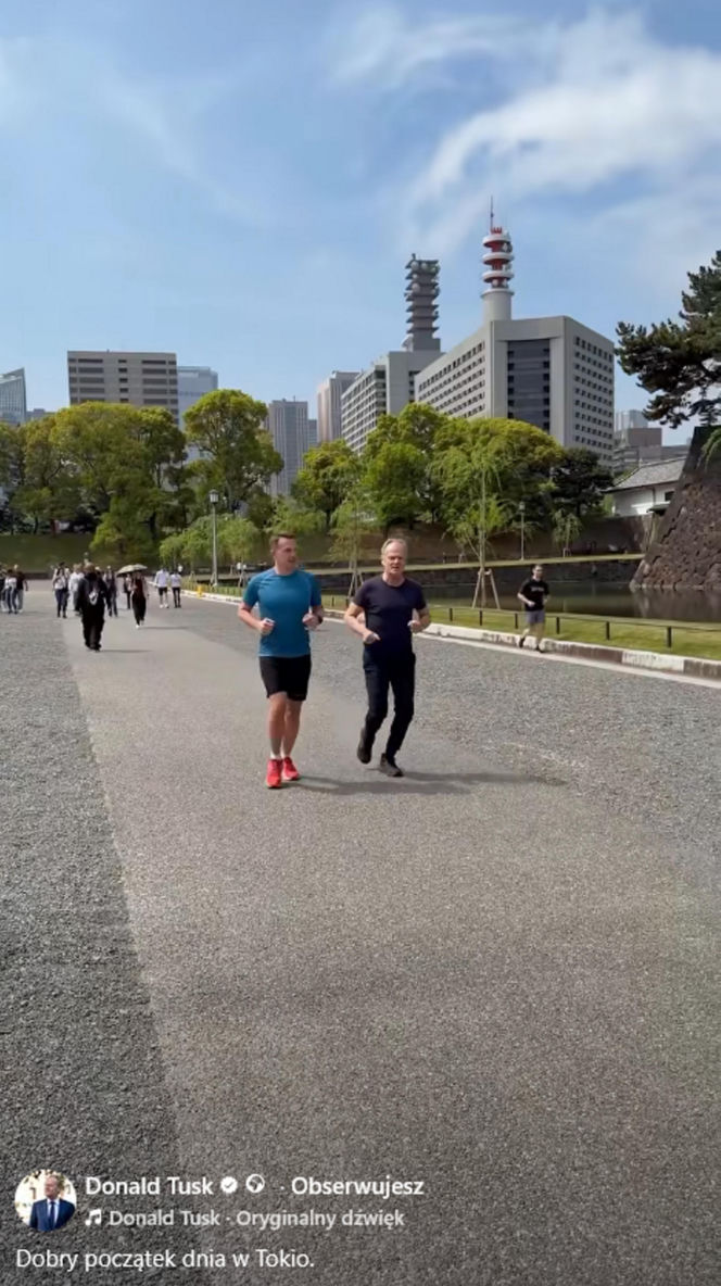 Donald Tusk biega po Tokio