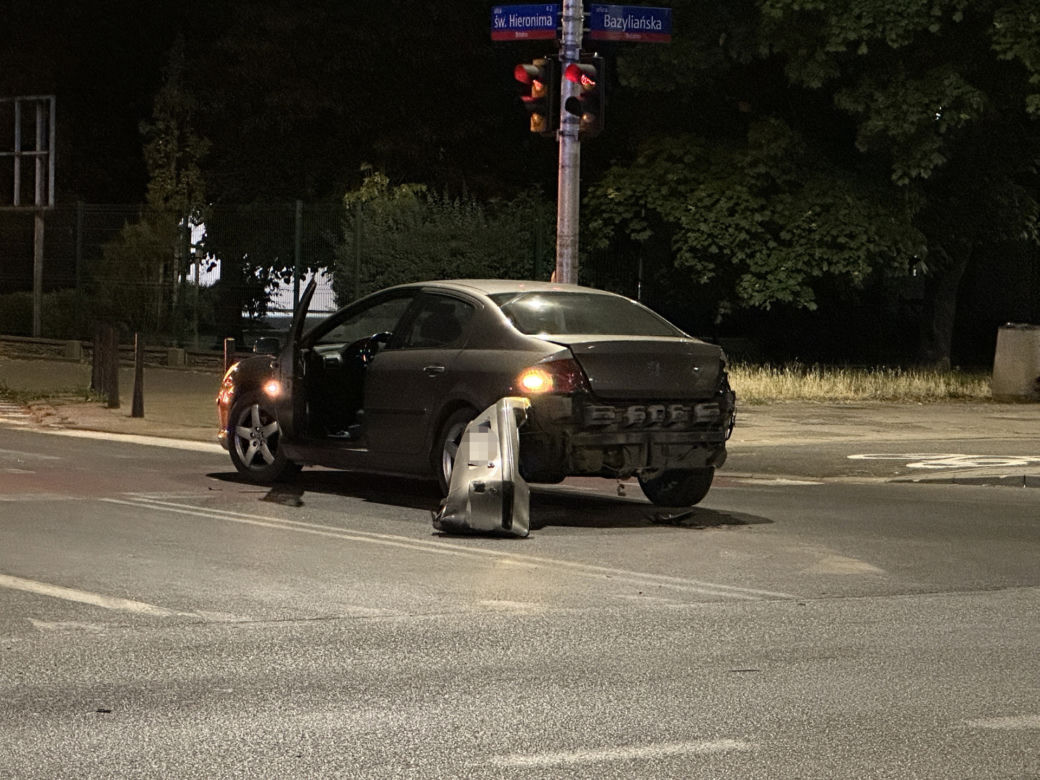 Śmiertelny wypadek na Bazyliańskiej. Nie żyje motocyklista