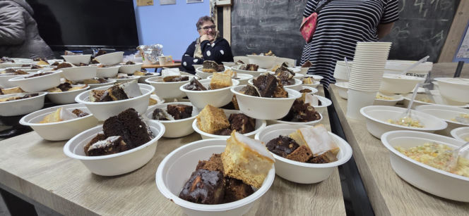 Wigilia w Coffee House Waryńskiego 19. Święty Mikołaj przyszedł do potrzebujących wsparcia