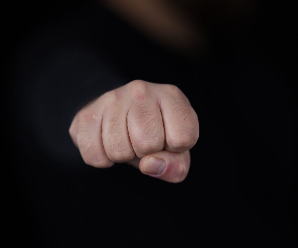Małopolska. Więzienie nic go nie nauczyło. 44-latek zamienił życie matki w piekło