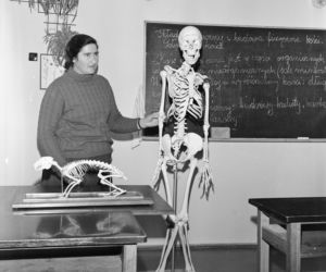Zobacz, jak kiedyś wyglądały lekcje! (rok 1972)