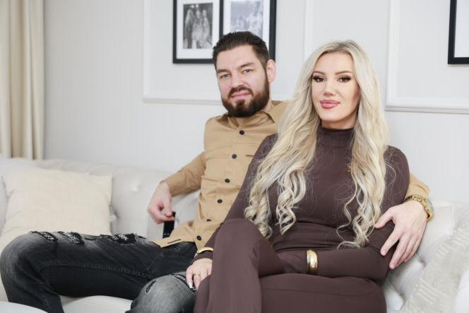 Lata temu wygrała "Projekt Lady", teraz pokazała jak mieszka! Biel i złoto biją po oczach