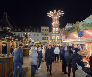 Miasto rozbłysło świąteczną magią! Tłumy na wielkim otwarciu Bydgoskiego Jarmarku Świątecznego