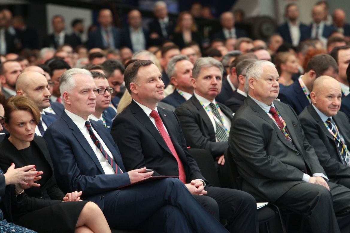 Gronkiewicz-Waltz, Belka i Glapiński zrobili fortunę. NBP ujawnił pensje z 25 lat 