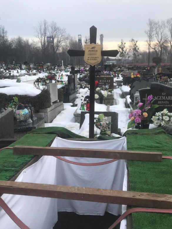 Ciężarną 13-latkę zabił jej 15-letni chłopak. Pogrzeb Patrycji z Bytomia [RELACJA Z UROCZYSTOŚCI]