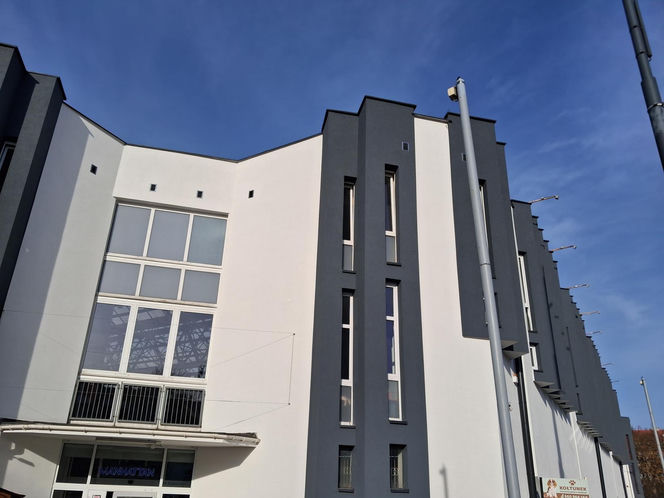 Kultowe centrum handlowe w Olsztynie przechodzi metamorfozę. Widać już pierwsze efekty