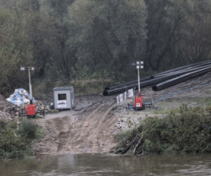 Most pontonowy na Wiśle zdemontowany. Ścieki znów wpadają do rzeki