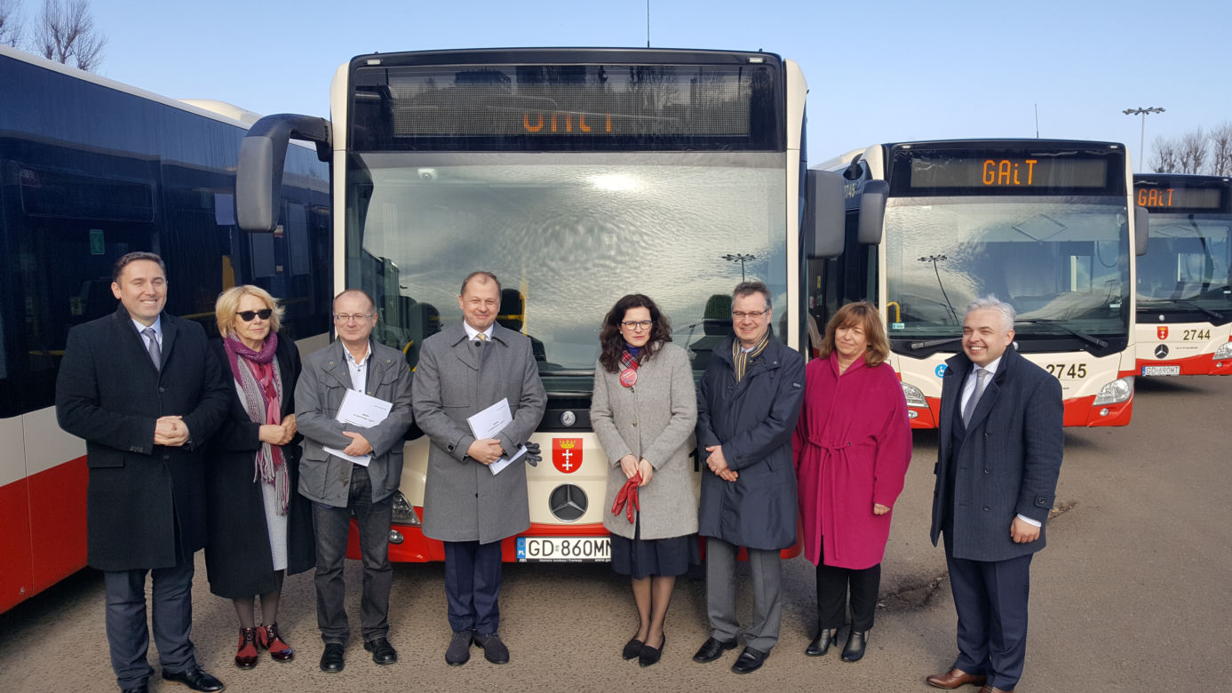 Podpisanie umowy najmu 48 nowych autobusów w Gdańsku