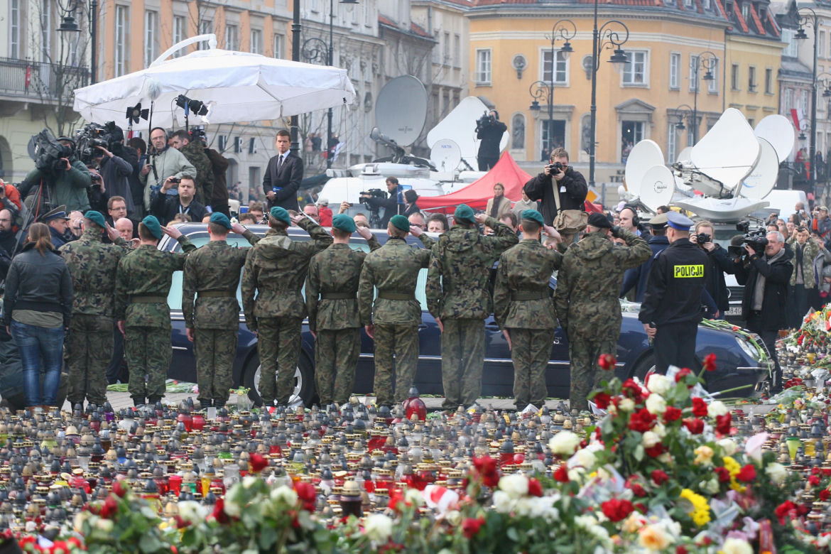 Warszawa dzień po katastrofie smoleńskiej