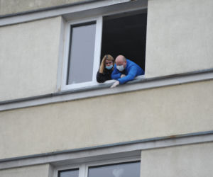 Koszalin: Dziecko wypadło z okna trzeciego piętra kamienicy