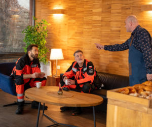 Na sygnale, odcinek 846: Ratownicy zostają uwięzieni w płonącym magazynie