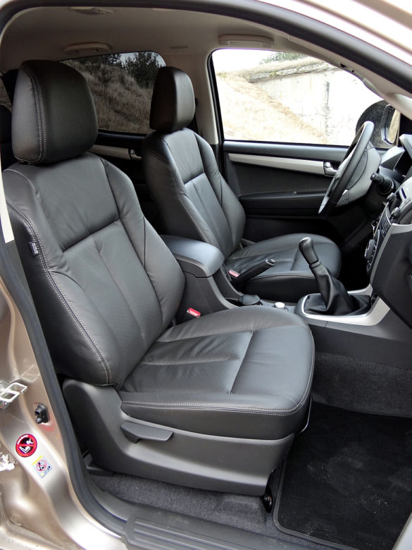 Isuzu D-MAX - siedzenia