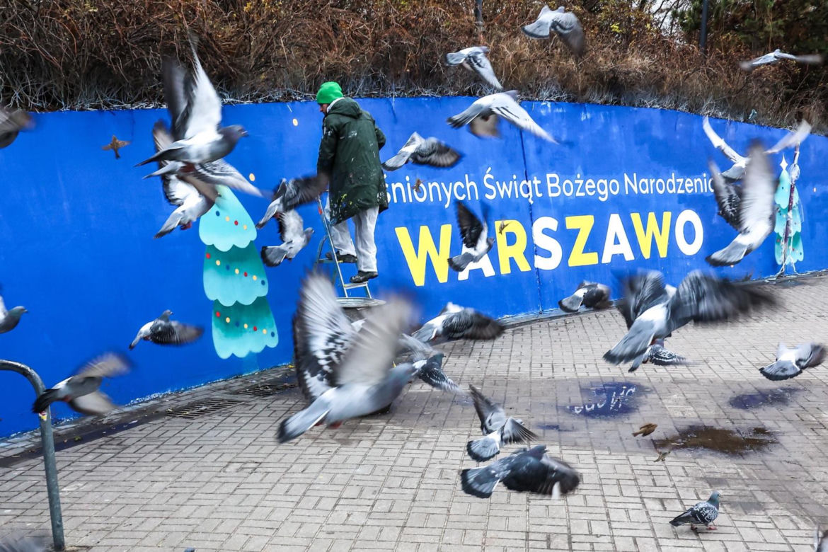 Świąteczny mural na "patelni" w Warszawie