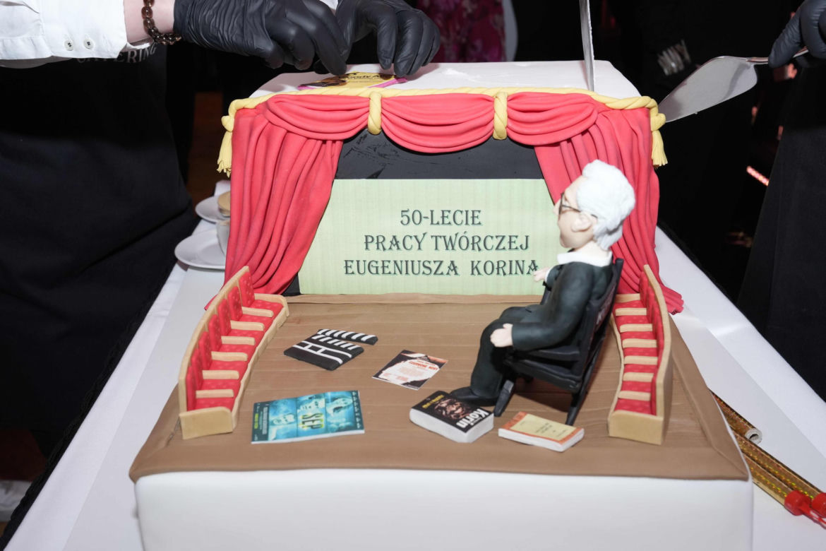 Trzaskowski wśród gwiazd. Prezydent błyszczał na premierze w Teatrze 6.Piętro