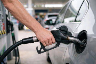 Hurtowe ceny paliw 13.09.2026. Czas na oddech dla kierowców po weekendowych podwyżkach
