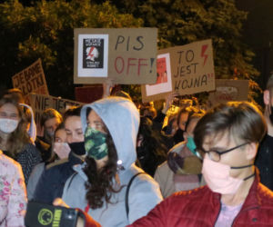 Kalisz: manifestacja na głównych ulicach miasta i pod kurią